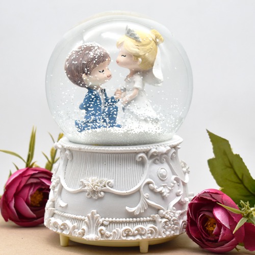 Couple Glass Dome with Lights| Musical Dome