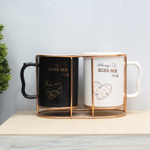Mr. and Mrs Couple Mug with Golden Stand