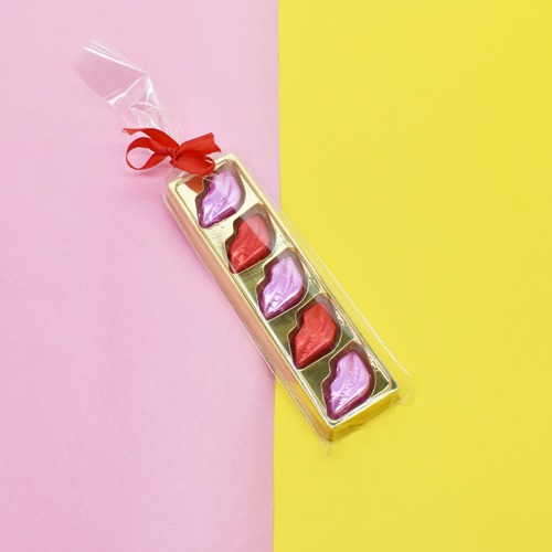 Five Lips Shaped Chocolate Decorated with Colourful paper in a Lip Shape packed