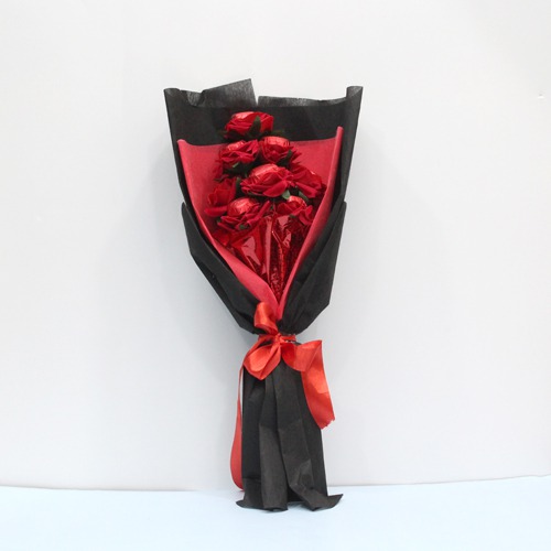 Bouquet Of Red Rose With Chocolate